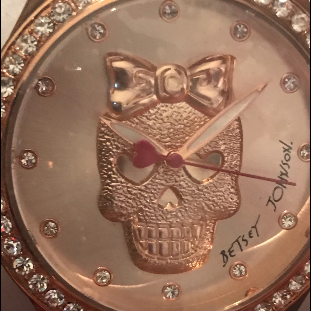 100% Betsey Johnson
